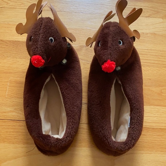 Dearfoams Mens Reindeer Slippers Winter Poem Brown Reindeer Mule